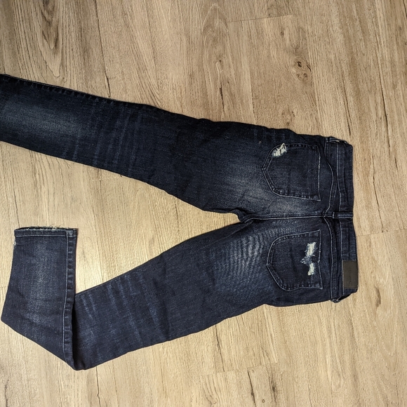 As new, Diesel "Gracey" low rise skinny jeans, size 25x32, paid $165 - Picture 2 of 8